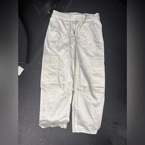 Universal Thread barrel cargo size 8 white